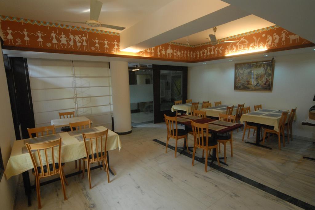 The Komfort Inn Chandigarh Exterior photo