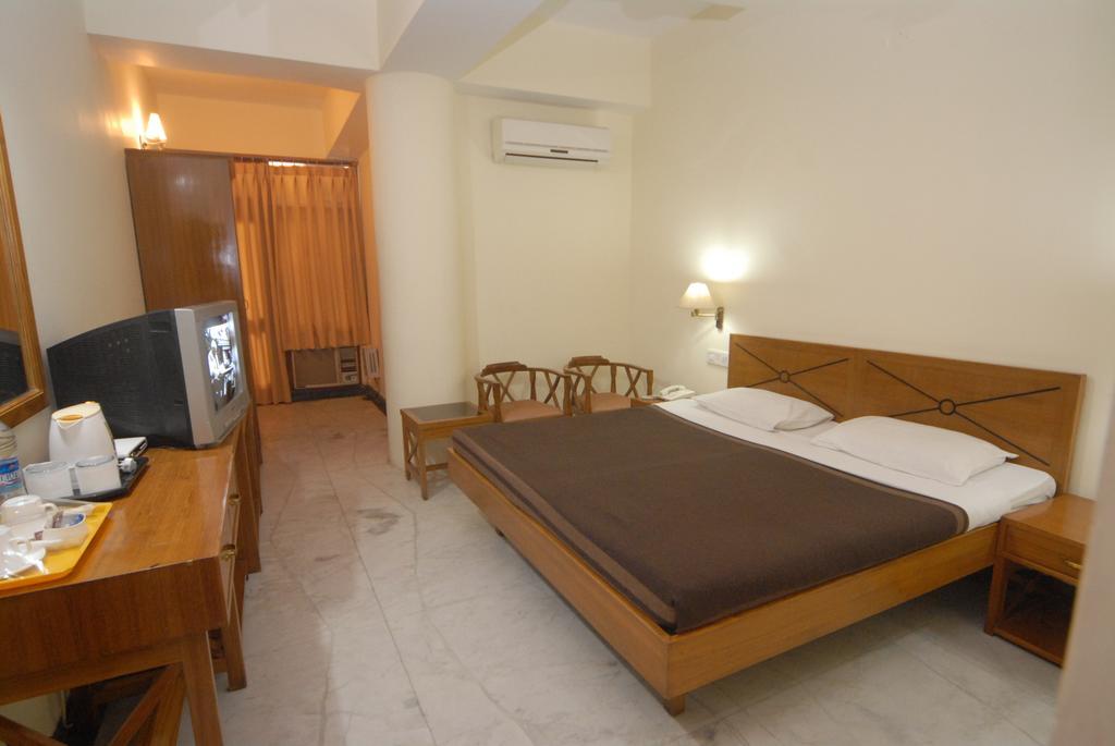 The Komfort Inn Chandigarh Room photo