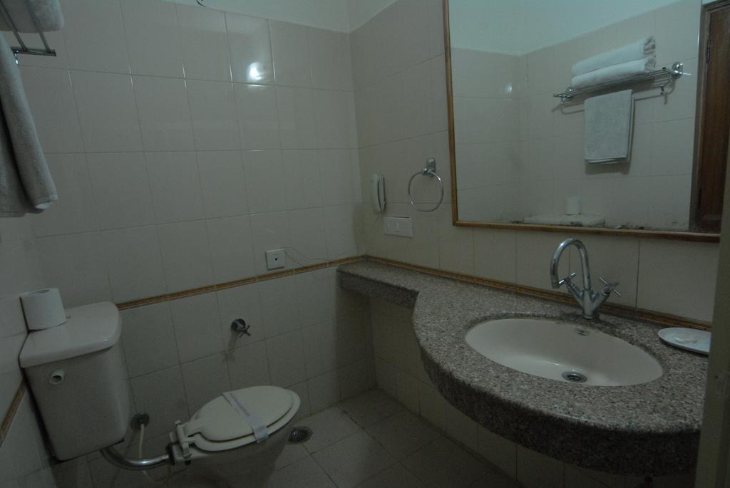 The Komfort Inn Chandigarh Room photo